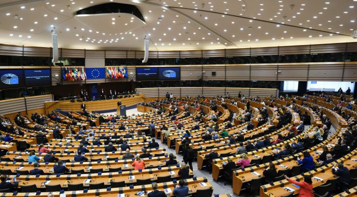 Moment rar. România merge la Bruxelles să se lupte cu statele bogate pentru fonduri UE. Încă 16 aliați îi vin în sprijin