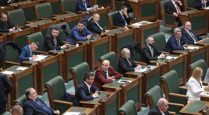 Raport Expert Forum. În 2025, împrumutul a devenit principalul instrument de finanțare privată a partidelor politice