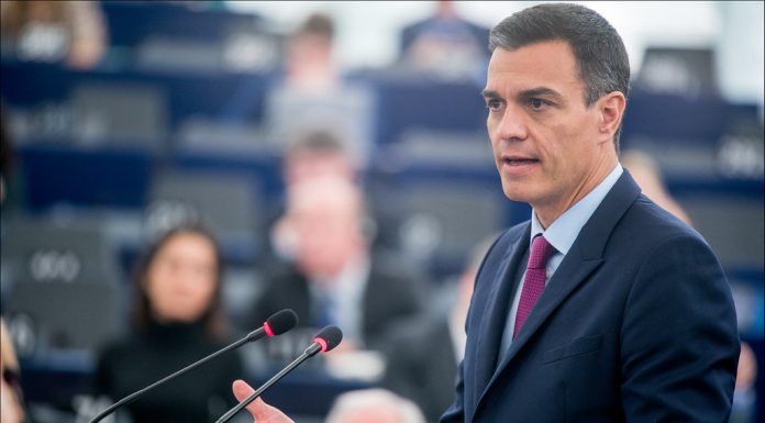 Avionul premierului spaniol, forțat să aterizeze de urgență în Turcia, înaintea summitului european de la Erevan, la care participă și Nicușor Dan