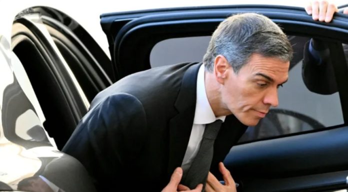 Pedro Sanchez îl susţine în continuare, la Vatican, după ce se întâlneşte cu Papa Leon al XVI-le, pe Luis Rodríguez Zapatero, inculpat cu privire la trafic de influenţă