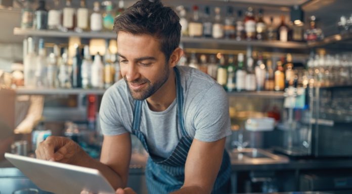 Eurostat: 21% dintre persoanele angajate din Uniunea Europeană au lucrat în weekend în 2025 / Domeniile cele mai frecvente unde s-a lucrat în weekend