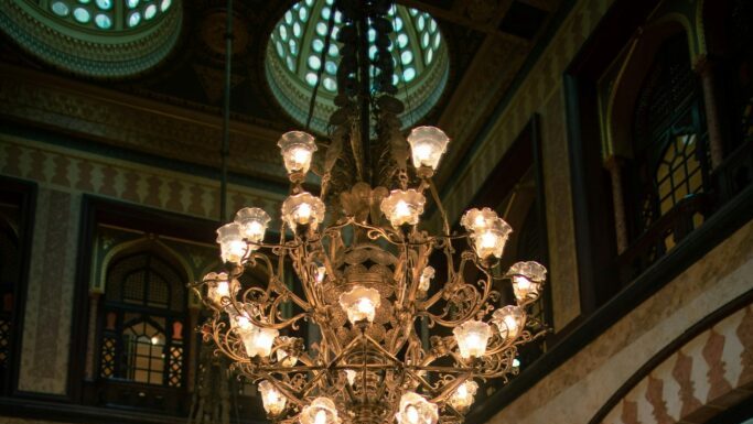 Hotelul emblematic din Istanbul care a găzduit spioni, regi și pe Greta Garbo