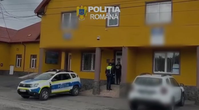 Braşov: Percheziţii într-un dosar în care reprezentanţi ai Primăriei Părău sunt suspectaţi că au renovat şi au atribuit ilegal imobile care aparţin instituţiei – VIDEO