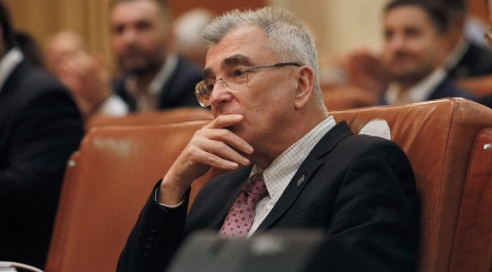 Scenariul respins de AUR cu o zi înainte de votul moțiunii de cenzură. Peiu: „Mingea este în terenul lui Nicușor Dan”