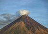 Peste 300 de familii au fost evacuate în Filipine din cauza căderilor de cenușă vulcanică
