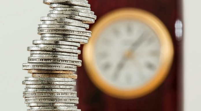 S-a confirmat! Suntem poporul care cheltuie mai mult decât economisește. Cum și de ce pun românii bani deoparte