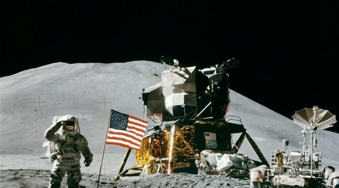 Dosare OZN declasificate de Trump. Ce au văzut astronauții Apollo pe Lună