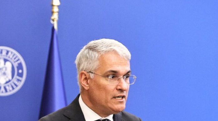 În plină vacanță de 1 Mai, când nimeni nu este atent, ministrul Fondurilor Europene, Dragoș Pîslaru, anunță că România pierde încă o tranșă din PNRR, de aproape jumătate de miliard de euro