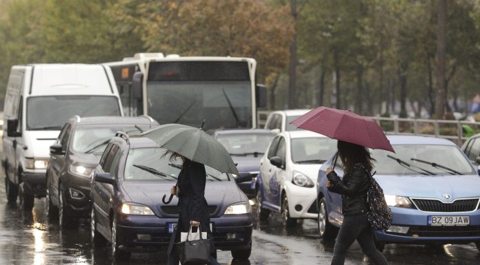 Vremea de azi, 17 mai. Ploi, vânt și maxime de doar 14 grade în unele regiuni