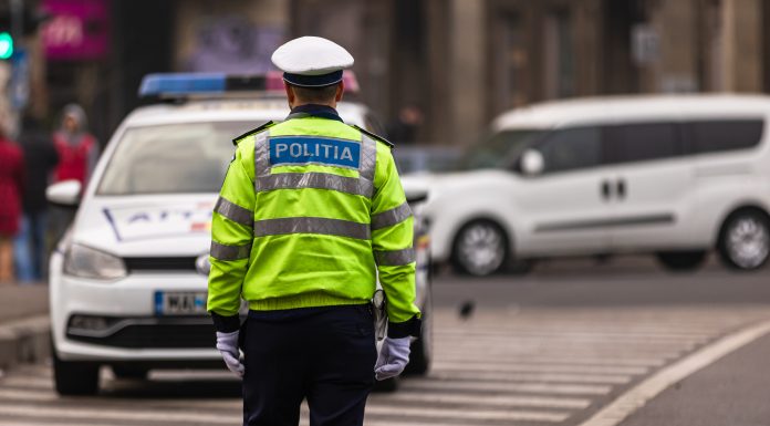 Percheziții la Parchetul din Constanța într-un dosar de corupție. 100.000 de euro găsiți în biroul unui procuror
