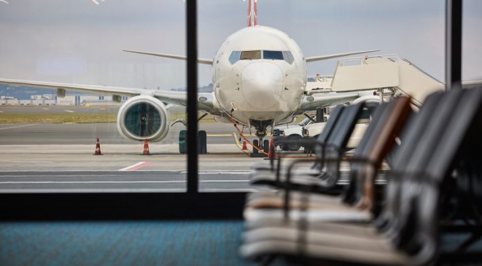 Prima companie aeriană care se închide din cauza conflictului din Iran. Sute de zboruri afectate