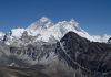 Vârful Everest, atins de 274 de alpiniști într-o singură zi