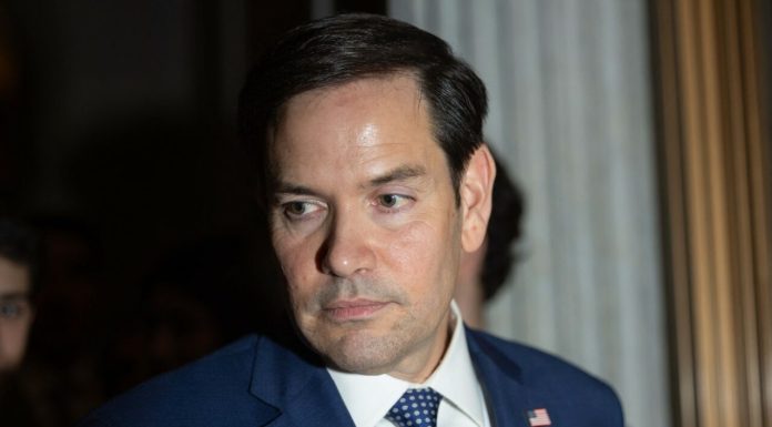 Criză în Orient. Rubio: „Acordul cu Teheranul rămâne pe masă”. SUA au reluat atacurile aeriene în sudul Iranului
