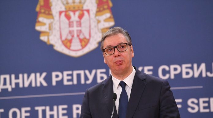 Lovitură grea pentru Vucic. UE suspendă finanțările către Serbia din cauza derapajelor democratice. Sârbii riscă să piardă accesul la 1,5 miliarde €