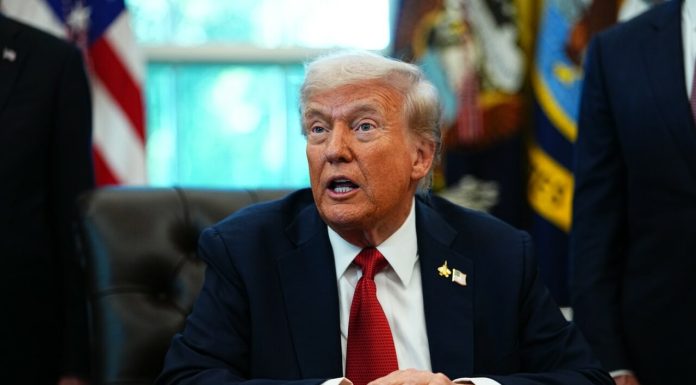 Trump susține că ar putea rata nunta fiului său din cauza crizei cu Iranul: „Va fi o ceremonie mică, dar nu este momentul potrivit pentru mine”