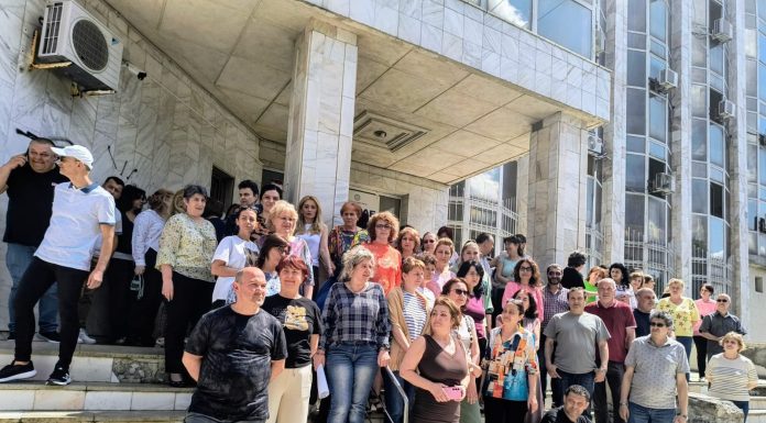 Proteste spontane ale angajaților din Finanțe Publice în mai multe orașe din țară. Fiscul nu mai încasează bani de la oameni