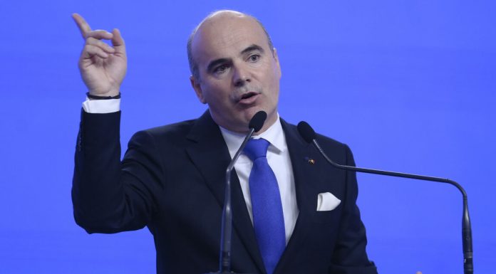 Rareș Bogdan, mesaj virulent în ziua consultărilor pentru desemnarea unui candidat de premier: „Mă întreb dacă este prostie sau sunt interese ascunse”