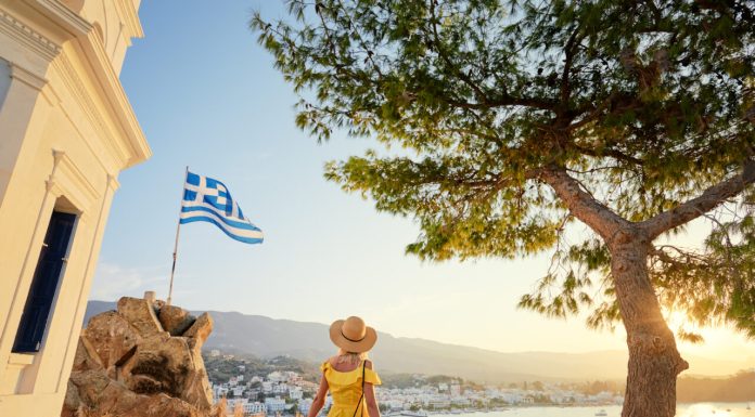 Restricții în Grecia. Plățile în numerar sunt limitate la 500 de euro. Ce se întâmplă cu amenzile