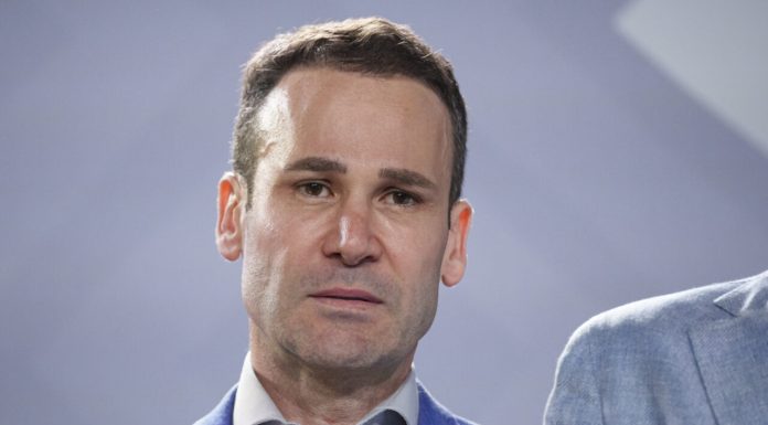 Percheziții la Primăria condusă de Robert Negoiță. Poliția locală sector 3 și funcționarii sunt vizați de ancheta DNA
