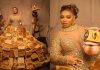Queen Mercy Atang a șocat pe covorul roșu cu o rochie creată din peste 500 de pâini. Apariția ei a devenit virală. FOTO