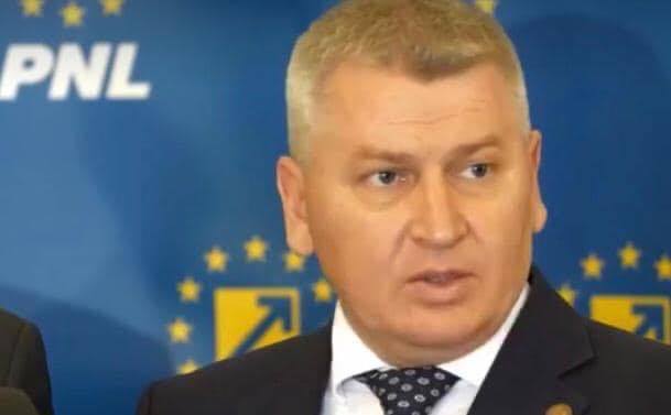 MOŢIUNE DE CENZURĂ – Florin Roman (PNL): Se naşte o nouă alianţă politică între PSD şi AUR / Nu va fi un eveniment cu artificii, va fi un eveniment în care se dă foc României