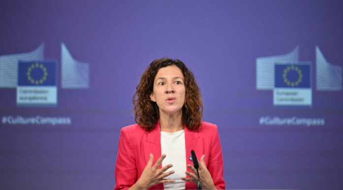 Comisia Europeană prezintă prima sa strategie de combatere a sărăciei. Roxana Mînzatu: „Urgența este economică și socială”