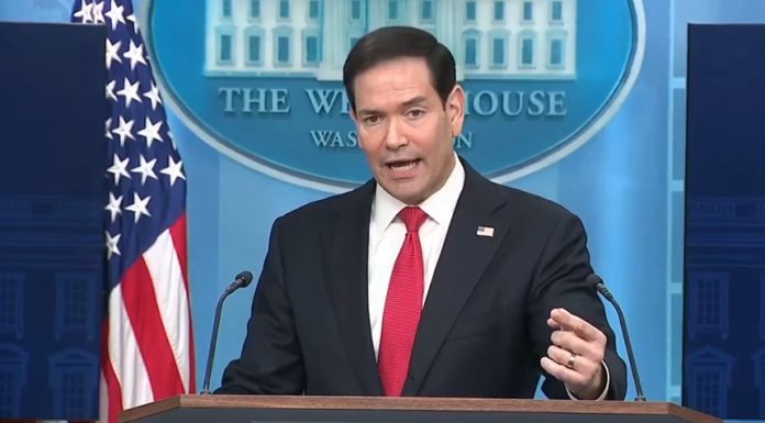 Rubio susţine că nu există o blocadă petrolieră a Cubei, care-l acuză că ”minte”, înaintea unei vizite la Vatican, mediator între Washington şi Havana