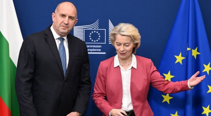Bulgaria va fi penalizată pentru deficit la doar câteva luni după aderarea la zona euro. Radev se revoltă: „Au mințit”