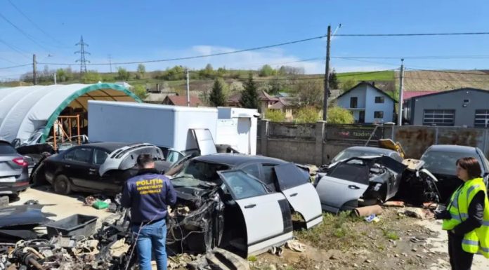 Ce au descoperit niște polițiști din Suceava după ce au verificat un Porche şi un BMW într-un centru de dezmembrări