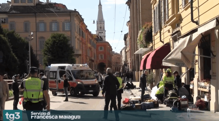 Atac în Italia. În Modena, un șofer de 30 de ani a intrat cu mașina în mulțime. 7 persoane, rănite