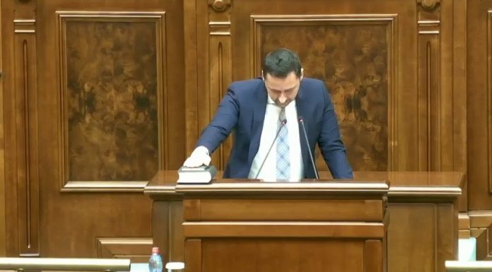 Senatul l-a votat pe Bogdan Alexandru Sticlosu în funcţia de preşedinte al Agenţiei Naţionale de Integritate (ANI), pentru un mandat de 4 ani