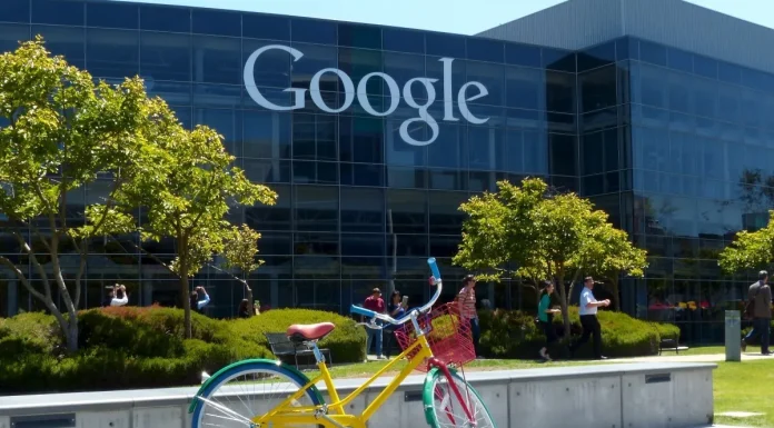 Angajat Google pus sub acuzare în Statele Unite. A câștigat peste 1,2 milioane de dolari din informații confidențiale