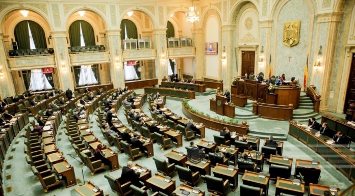 Senatul a votat o iniţiativă legislativă AUR, care obligă ONG-urile să întocmească o listă care să evidenţieze toate veniturile şi sursele de finanţare ale acestora, indiferent de provenienţa lor / USR: Acţiunea PSD-AUR, un act iliberal