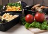 Alimente care devin periculoase dacă sunt depozitate în recipiente de plastic. Sfatul unui expert în siguranța alimentară