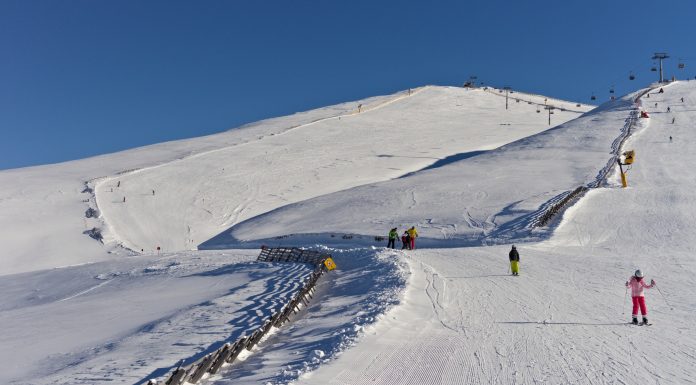 Ultimele zile de schi la Sinaia. Când se închid pârtiile de la Cota 2000