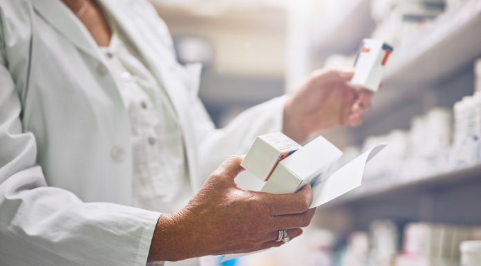 UE vrea să crească producția de antibiotice și vaccinuri. România asigură sub 10% din necesarul de medicamente compensate
