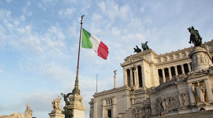 Italia cere derogări de la regulile fiscale ale UE pentru a combate criza energiei și creșterea prețurilor la carburanți