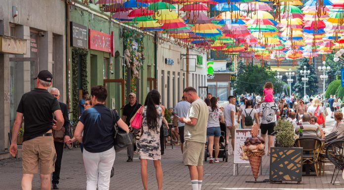 Vremea azi, 30 mai. Vânt puternic și ploi în mai multe regiuni. Zonele în care temperaturile ating 30 de grade