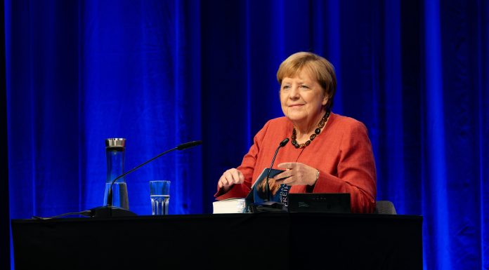 Angela Merkel a criticat, într-un interviu, lipsa eforturilor diplomatice ale Uniunii Europene cu Rusia: „Şi noi contăm”