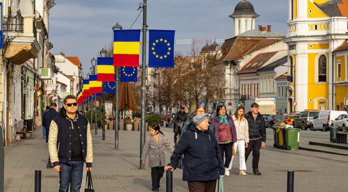 Mai mult de jumătate dintre români vor alegeri anticipate, arată un sondaj CURS. Partidul care conduce în intenția de vot