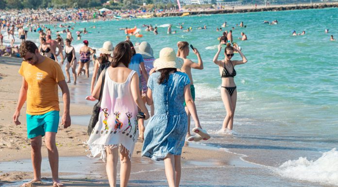 Patronatele din turism avertizează: Tăierea voucherelor de vacanță va afecta industria pe termen lung