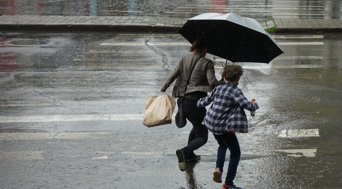 Vremea azi, 21 mai 2026. Ploi torențiale, grindină și vijelii în jumătate de țară