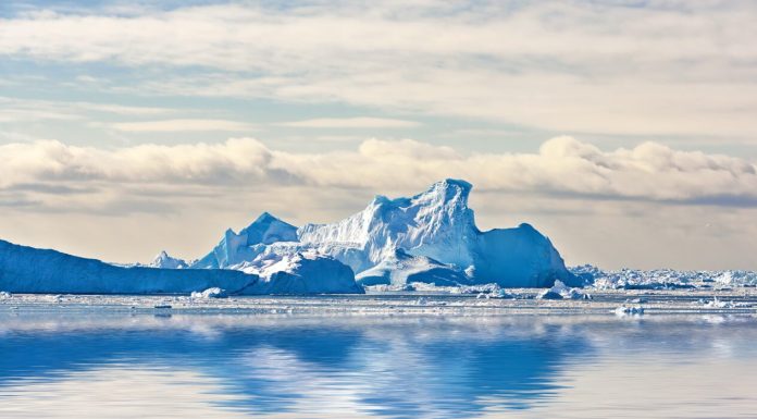 Lacul misterios din Antarctica care nu îngheață niciodată. Este de 12 ori mai sărat decât oceanele lumii