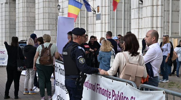 Angajații din Finanțe protestează, nemulțumiți de noua lege a salarizării. Sindicaliștii anunță manifestații până în iulie