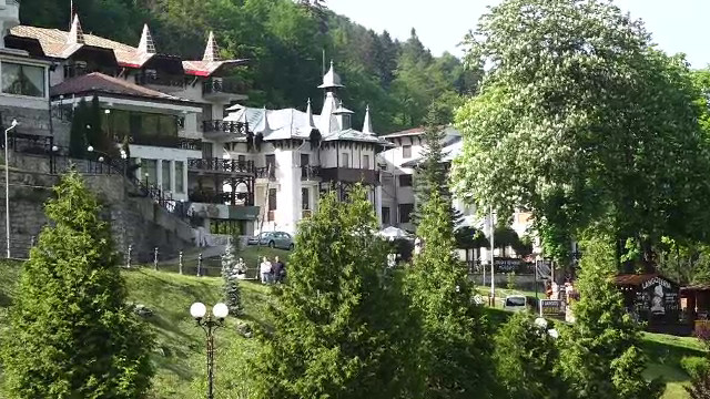 „Perla Moldovei”, stațiunea care atrage turiști din toată Europa, pregătită de noul sezon. Hotelierii au pregătit oferte