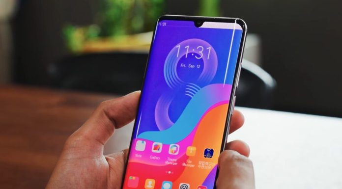 81% din germani își verifică telefonul în fiecare oră chiar dacă nu primesc nicio notificare. Cum se manifestă FOMO la tineri, câți își pierd șirul gândurilor