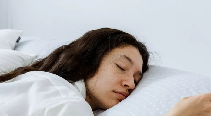 Alimentul care îți afectează somnul fără să-ți dai seama