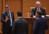 PSD și AUR nu se așteaptă la trădări înaintea votului moțiunii, dar numărul răzvrătiților este în creștere. „Îmi e silă”