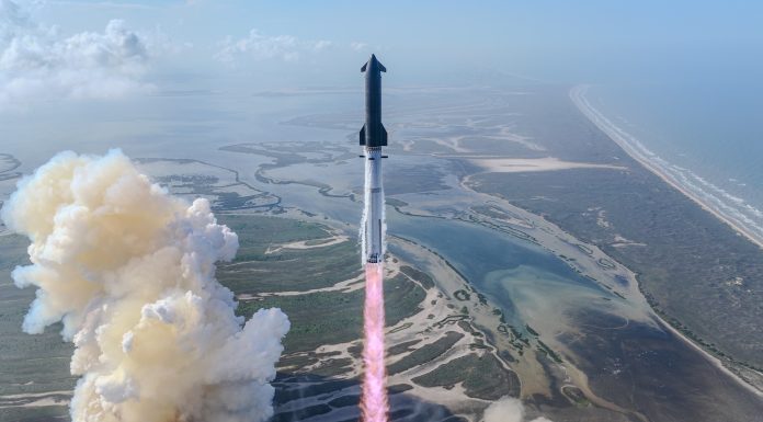 VIDEO Compania SpaceX a lui Elon Musk a testat cu succes noua navetă spațială
