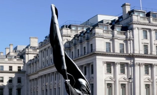 Banksy a confirmat că el este autorul statuii din centrul Londrei – VIDEO